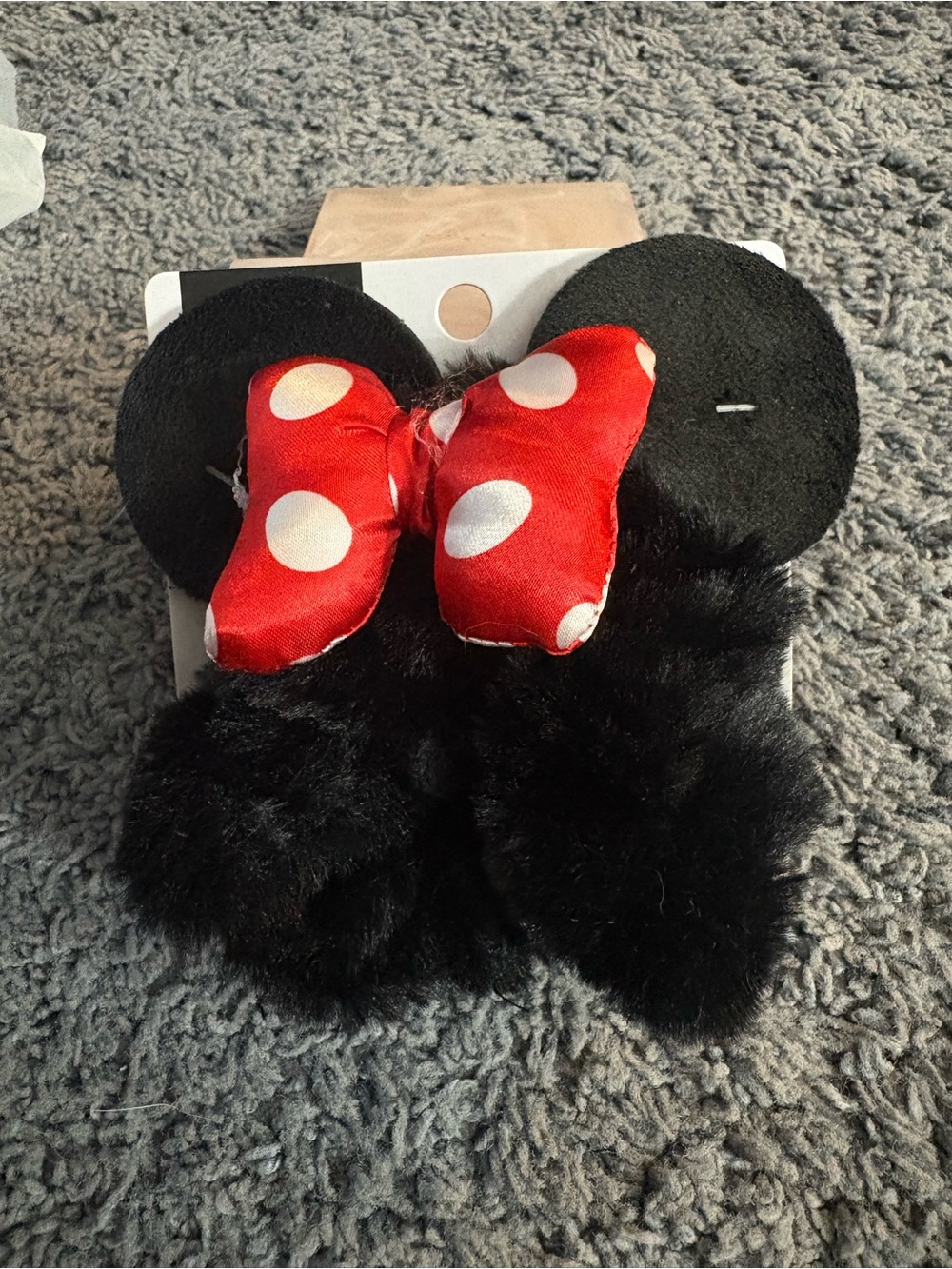 NWT Disney’s Minnie Mouse bow themed hair tie